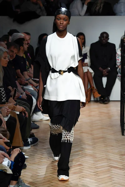 Look 40